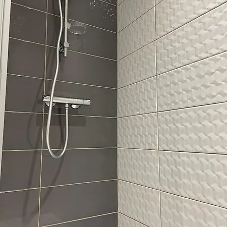 Appartement Superbes De Charme, Lumineux Et Climatises En Plein Centre *