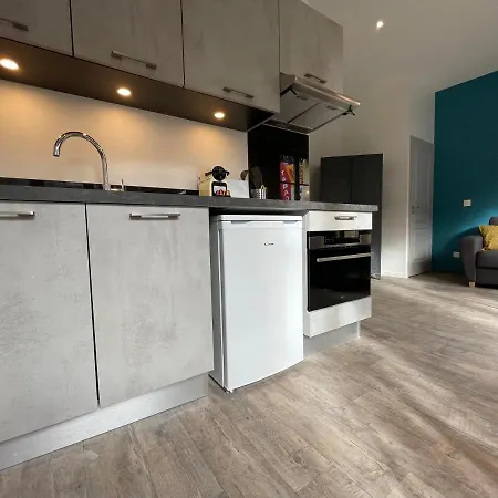 Appartement Superbes De Charme, Lumineux Et Climatises En Plein Centre *